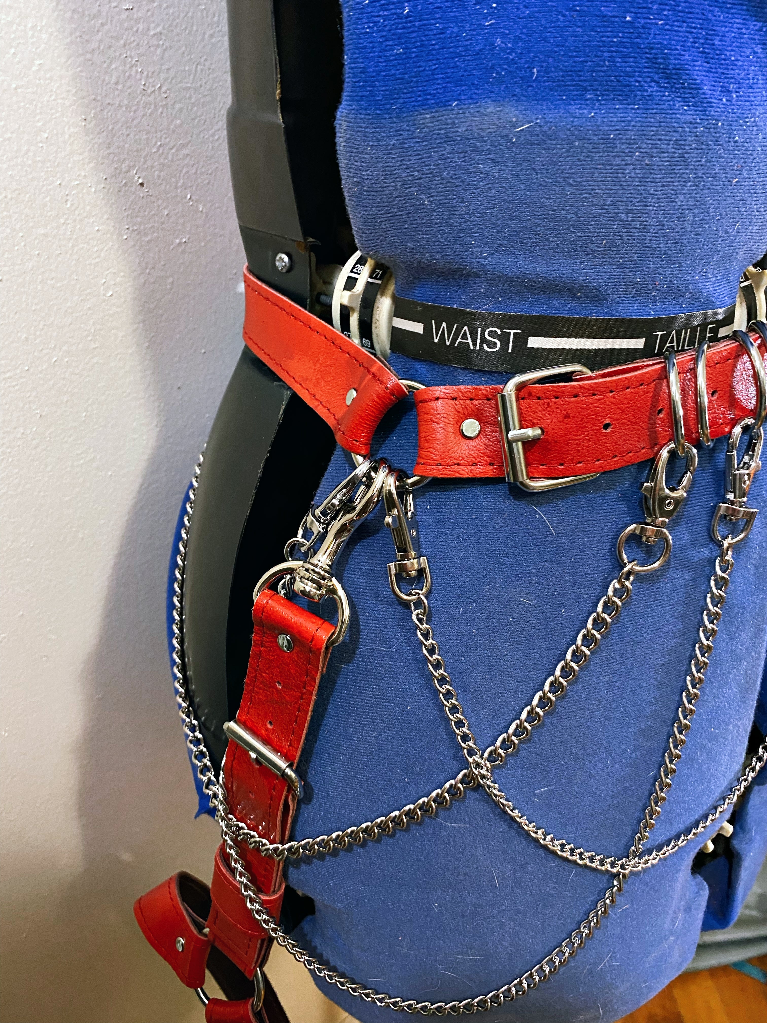 One leg outlet harness